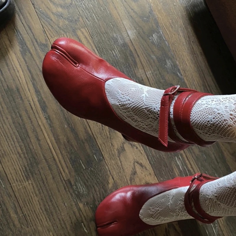 Women Fashion Reddit - 2026 Vintage Spring Fashion Split Toe